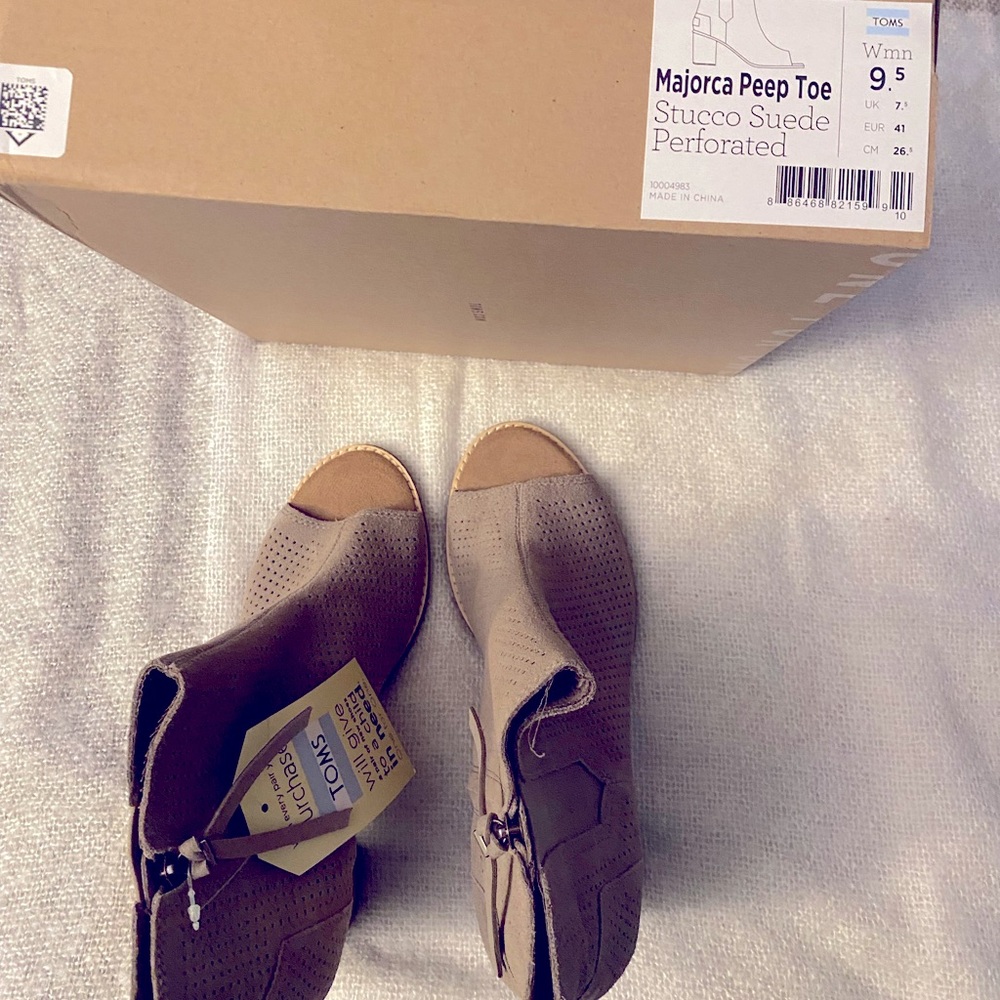 TOMS Majorca Peep Toe Stucco Suede